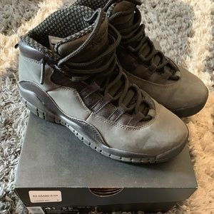 Kids  Jordan’s sneakers